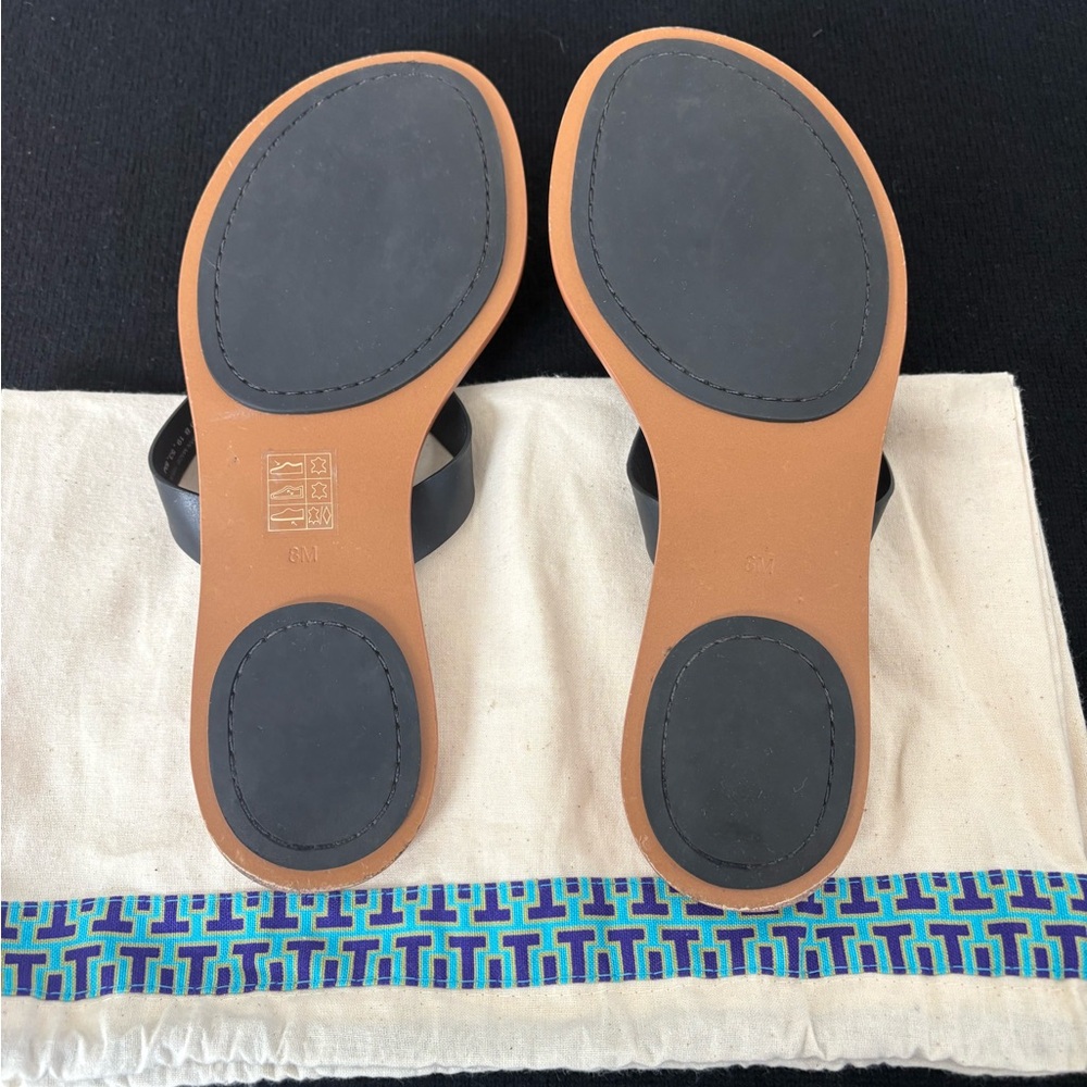 Tory Burch Black & Tan Sandals with Sleek Leather Thong Straps; Size 8 - Picture 5 of 6